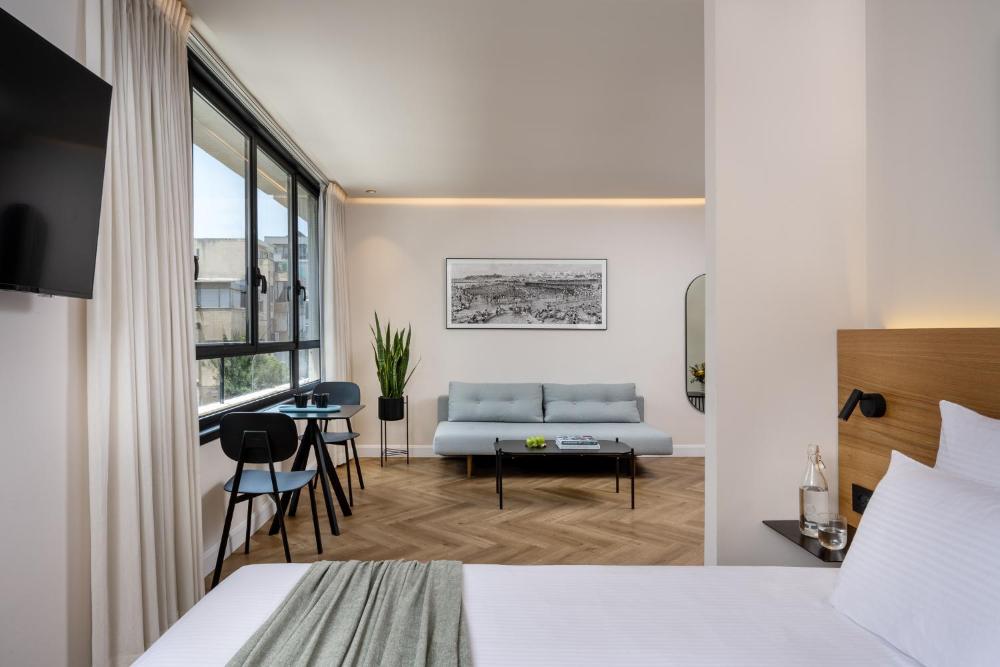 Deluxe Suite interior